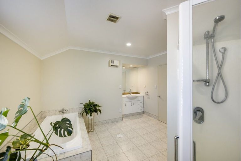 Photo of property in 3 Hikanui Place, Havelock North, 4130