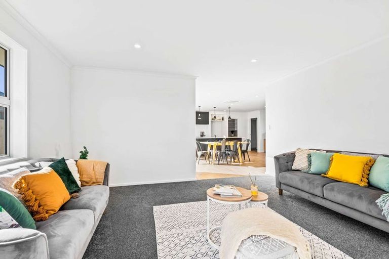 Photo of property in 27 Te Piriti Road, One Tree Point, 0118