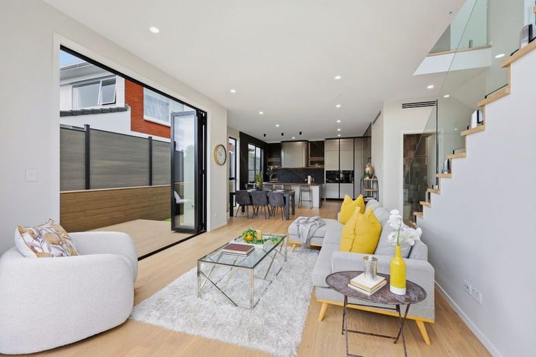 Photo of property in 23b Sorrel Crescent, Bucklands Beach, Auckland, 2012