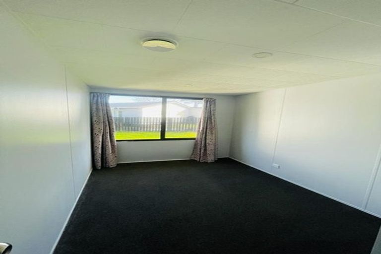 Photo of property in 2/13 Rollerson Street, Papakura, 2110