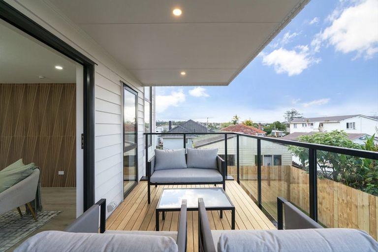 Photo of property in 21d Laura Street, Kelston, Auckland, 0602
