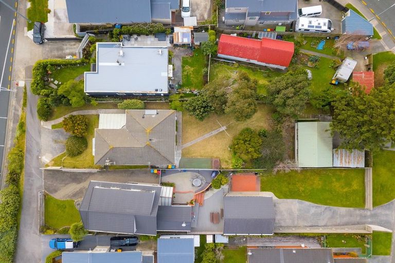 Photo of property in 136 Mana Esplanade, Paremata, Porirua, 5026