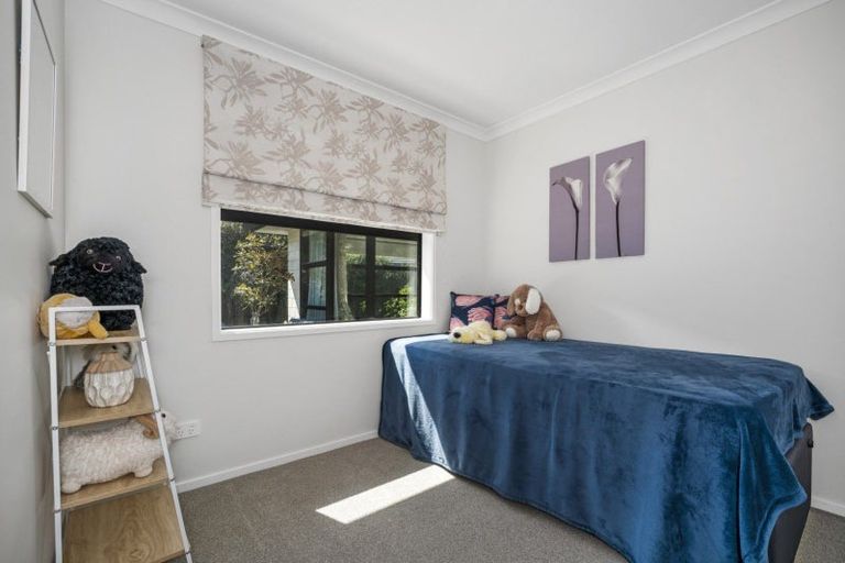 Photo of property in 11 Lakeside Terrace, Omokoroa, 3114