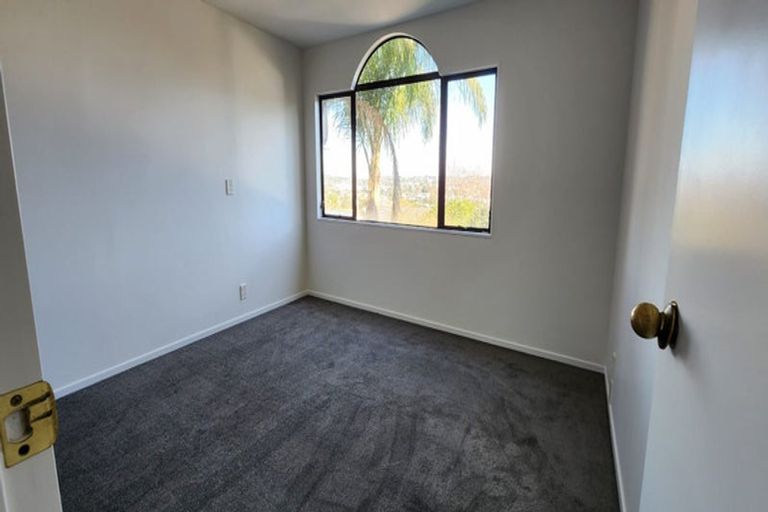 Photo of property in 2/3a Richards Avenue, Forrest Hill, Auckland, 0620