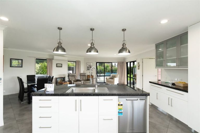 Photo of property in 356 Kimberley Road, Levin, 5571