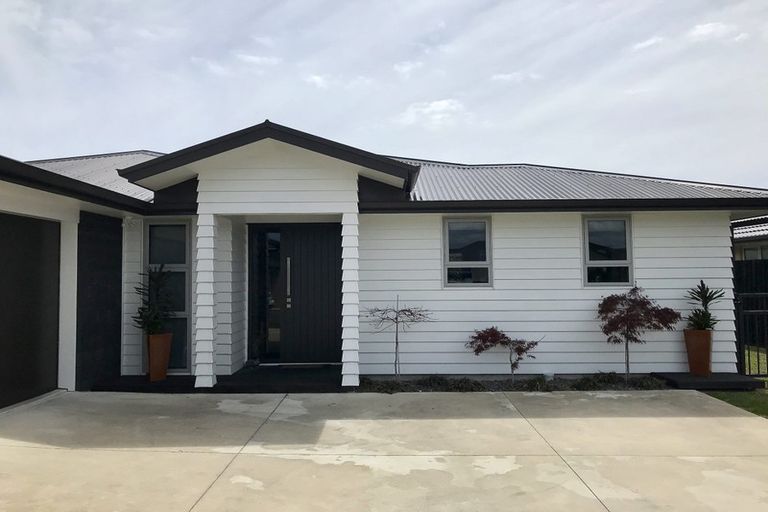 Photo of property in 8 Batty Street, Papamoa Beach, Papamoa, 3118