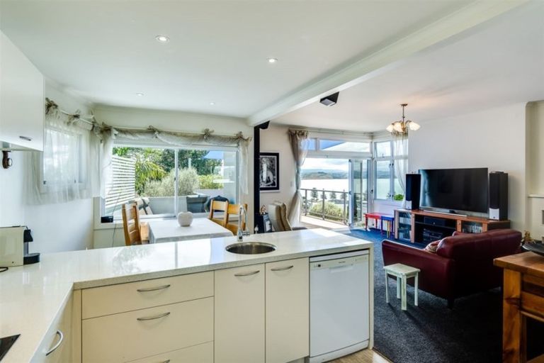 Photo of property in 5 Milton Terrace, Hospital Hill, Napier, 4110