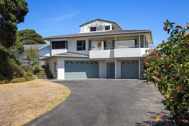 Photo of property in 10 Shaw Road, Waihi Beach, 3611