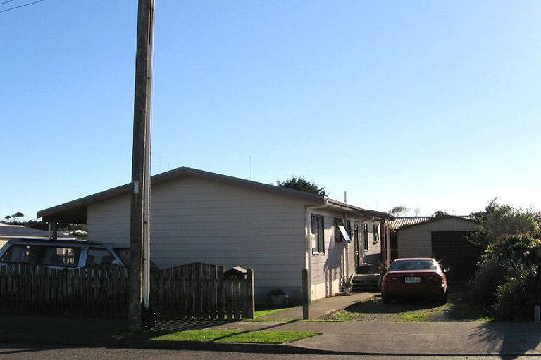 Photo of property in 62a Atkinson Avenue, Otaki Beach, Otaki, 5512