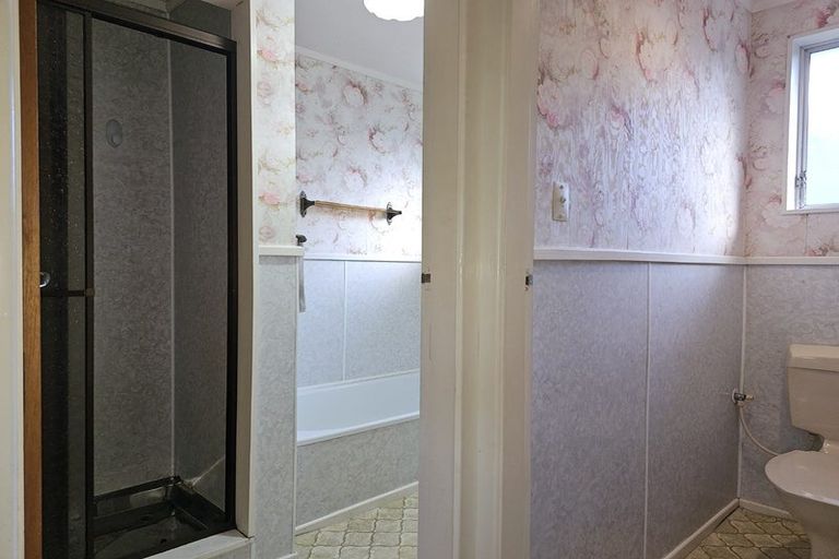 Photo of property in 133a Taylor Terrace, Tawa, Wellington, 5028