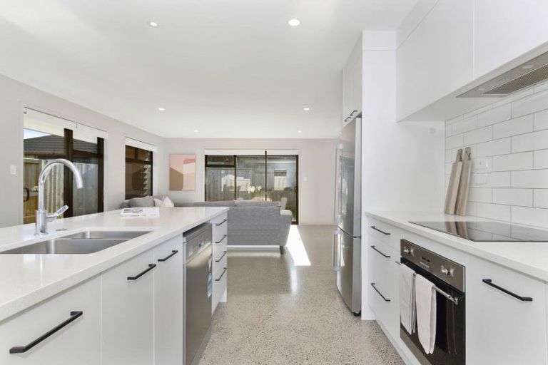 Photo of property in 32 Rotomanu Place, Pyes Pa, Tauranga, 3112