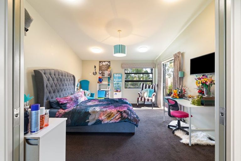 Photo of property in 5/454 Stoney Creek Road, Kelvin Grove, Palmerston North, 4470