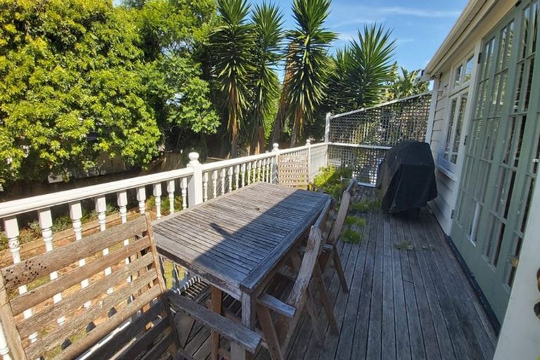 Photo of property in 31 Seafield View Road, Grafton, Auckland, 1023