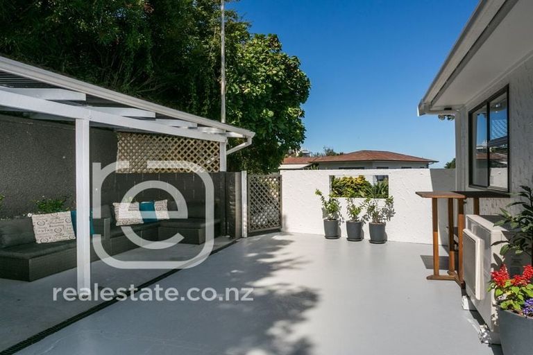 Photo of property in 75 Milton Road, Bluff Hill, Napier, 4110