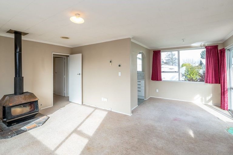 Photo of property in 22 Kupe Drive, Carterton, 5713