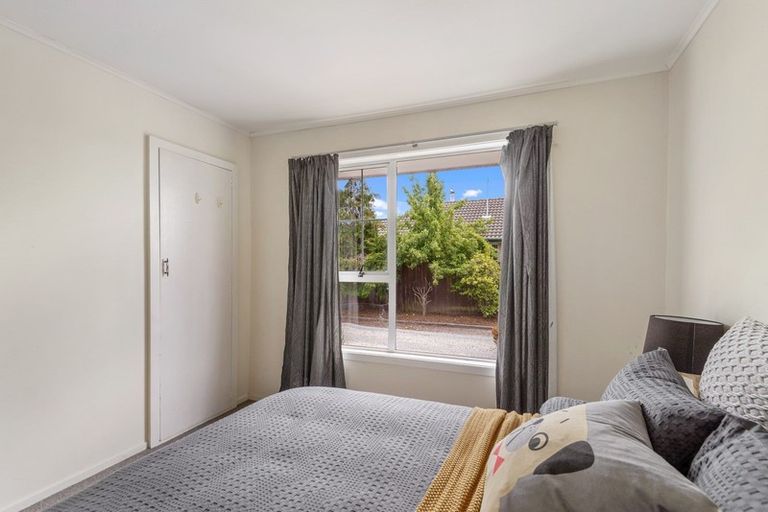 Photo of property in 472 Mairehau Road, Parklands, Christchurch, 8083