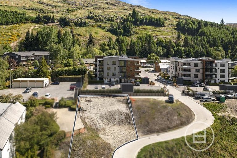 Photo of property in 6 Powder Terrace, Arthurs Point, Queenstown, 9371