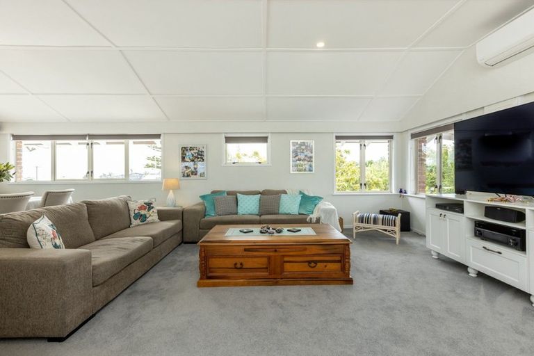 Photo of property in 22 Pukeko Place, Westshore, Napier, 4110