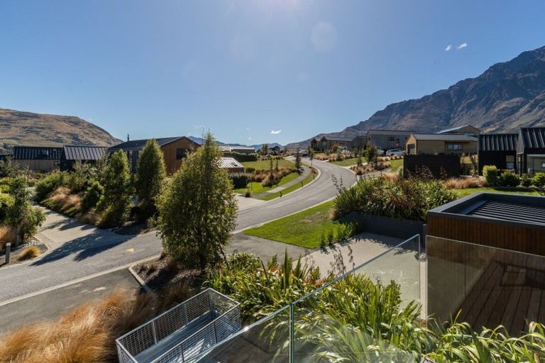 Photo of property in 8 Falconer Rise, Jacks Point, Queenstown, 9371