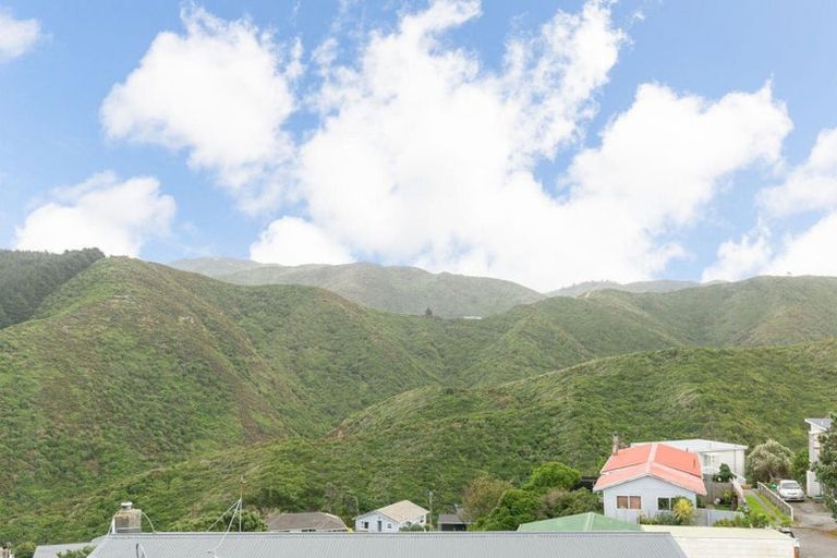 Photo of property in 12 Camrose Grove, Kingston, Wellington, 6021