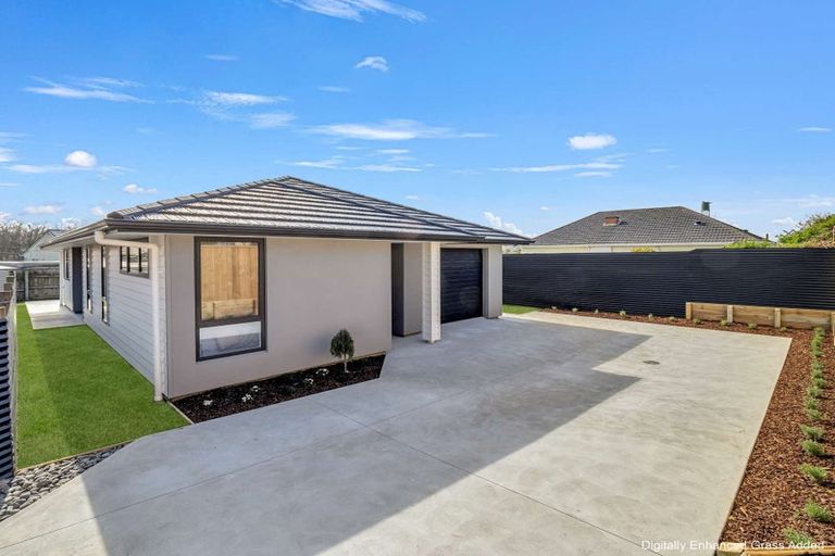 Photo of property in 51a Selwyn Crescent, College Estate, Wanganui, 4500