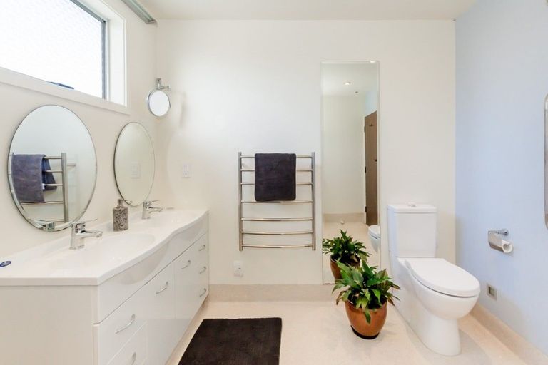 Photo of property in 6 Kapekape Place, Pukerua Bay, 5026