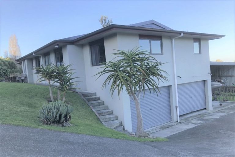 Photo of property in 8 Brenton Place, Whangamata, 3691