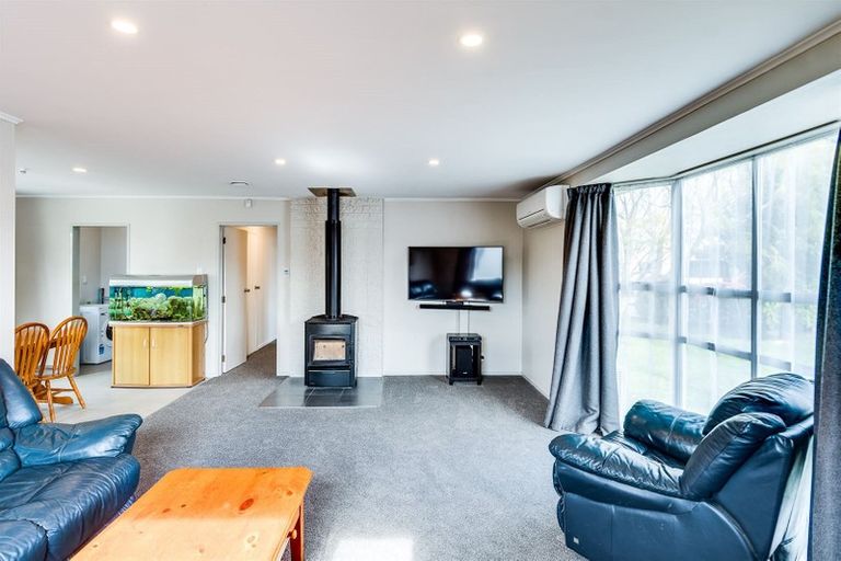 Photo of property in 22 Jeffares Place, Taradale, Napier, 4112