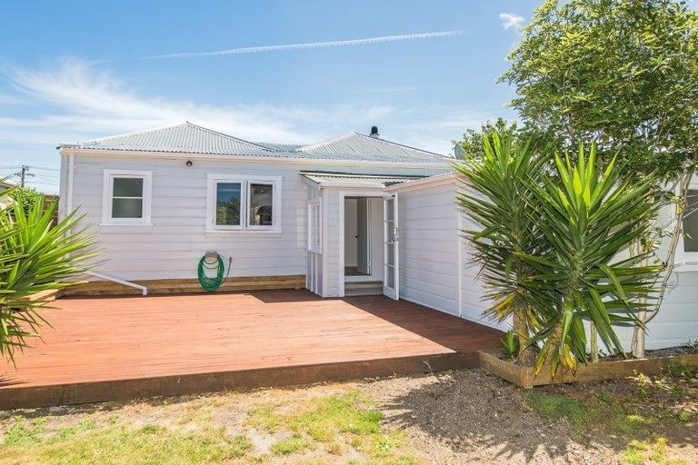 Photo of property in 16 Moana Street, Whanganui East, Whanganui, 4500