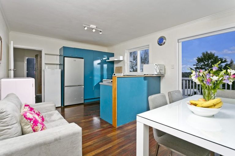 Photo of property in 42 Carlisle Road, Browns Bay, Auckland, 0630