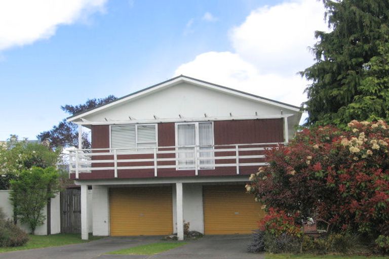Photo of property in 13 Weka Road, Waipahihi, Taupo, 3330
