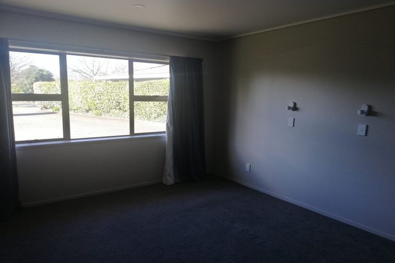 Photo of property in 2/7 Kathleen Place, Rainbow Point, Taupo, 3330