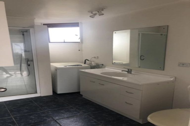 Photo of property in 557 East Coast Road, Browns Bay, Auckland, 0630