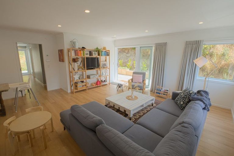 Photo of property in 26 Rarangi Way, Owhiro Bay, Wellington, 6023