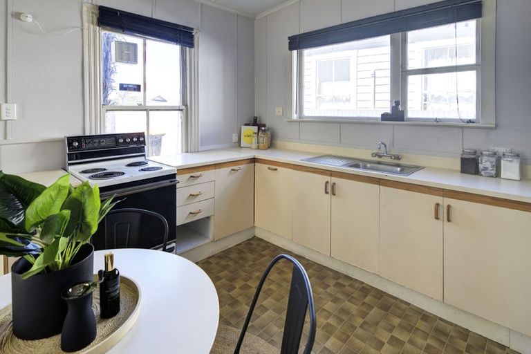 Photo of property in 72 Lincoln Road, Masterton, 5810