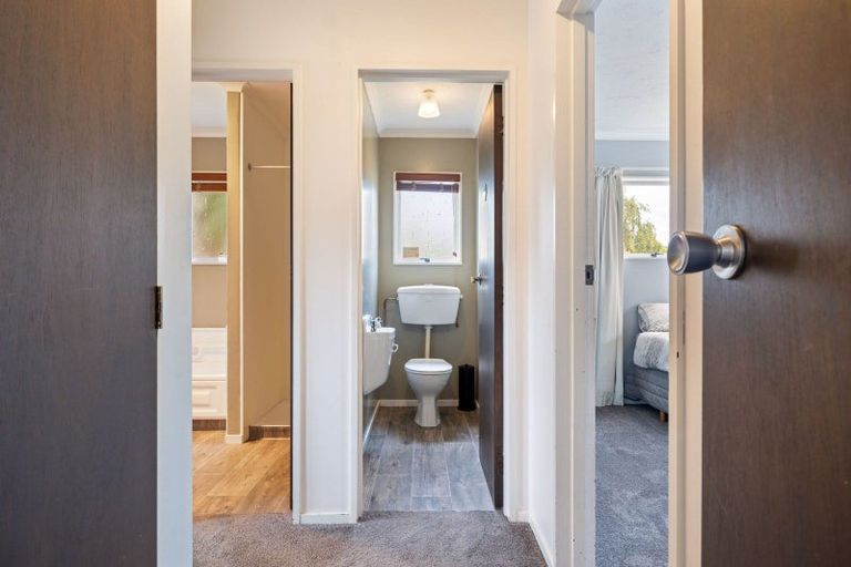 Photo of property in 10 Humphries Place, Awapuni, Palmerston North, 4412