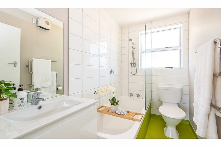 Photo of property in 1/38 North Avon Road, Richmond, Christchurch, 8013