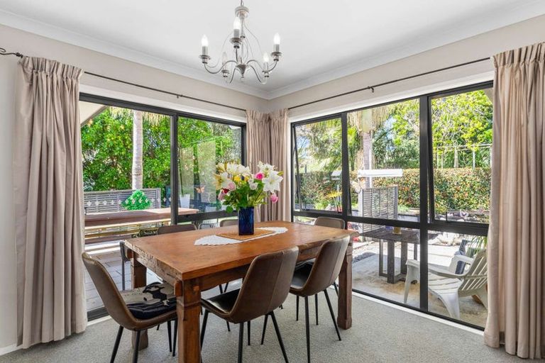 Photo of property in 12 Rangiwhea Road, Waiuku, 2123