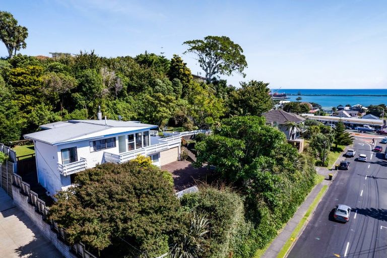 Photo of property in 10 Lawry Street, Moturoa, New Plymouth, 4310