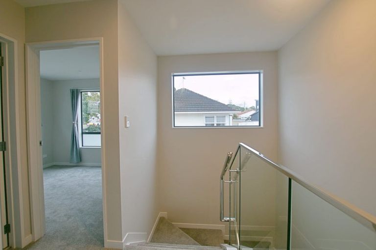 Photo of property in 82f Salisbury Road, Birkdale, Auckland, 0626