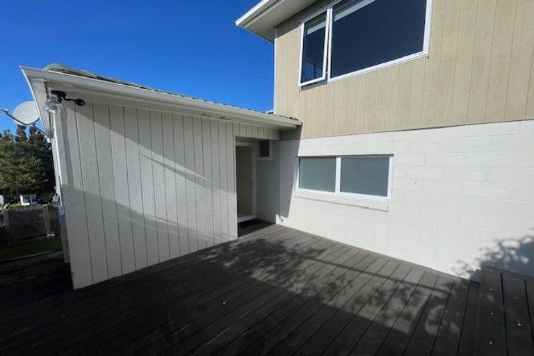 Photo of property in 1/28 Beach Road, Castor Bay, Auckland, 0620