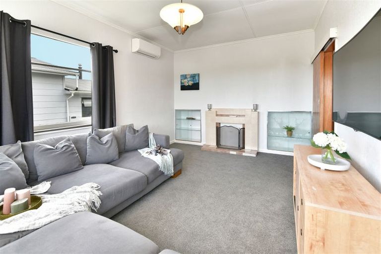 Photo of property in 36 Karaka Street, Helensville, 0800