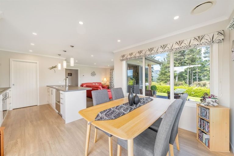 Photo of property in 1 Valley View Way, Timberlea, Upper Hutt, 5018