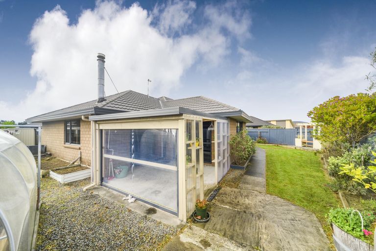Photo of property in 53 Geneva Terrace, Kelvin Grove, Palmerston North, 4414