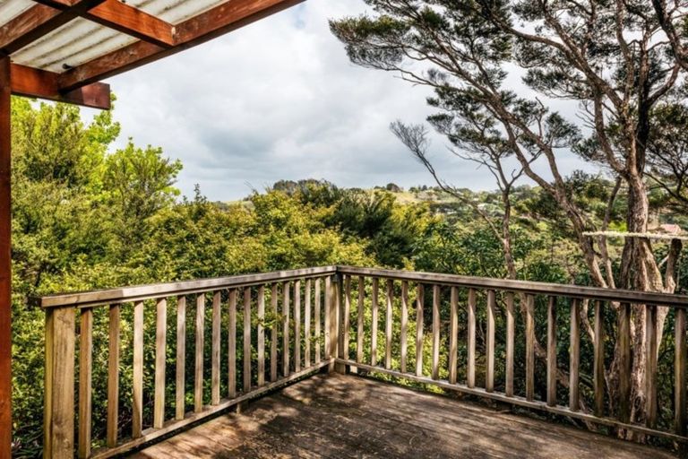 Photo of property in 35 Crescent Road East, Ostend, Waiheke Island, 1081