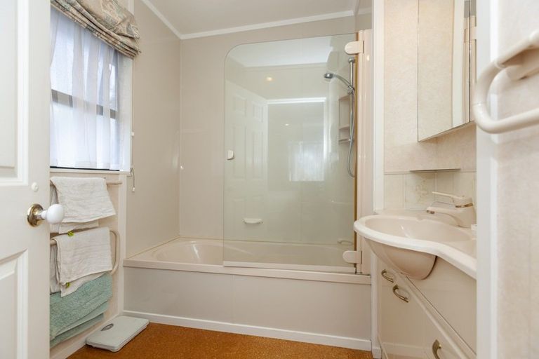 Photo of property in 74 Eatwell Avenue, Paraparaumu Beach, Paraparaumu, 5032