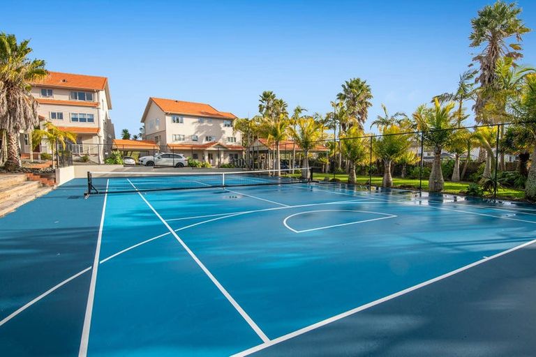 Photo of property in Santa Rosa, 3/340 Gulf Harbour Drive, Gulf Harbour, Whangaparaoa, 0930