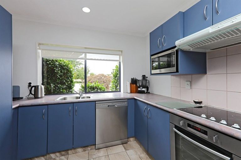 Photo of property in 11 Alderney Close, Taradale, Napier, 4112