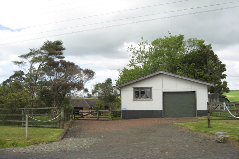 Photo of property in 145 Tawa Road, Kumeu, 0891