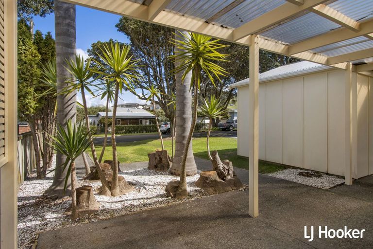 Photo of property in 40 Ocean View Road, Waihi Beach, 3611